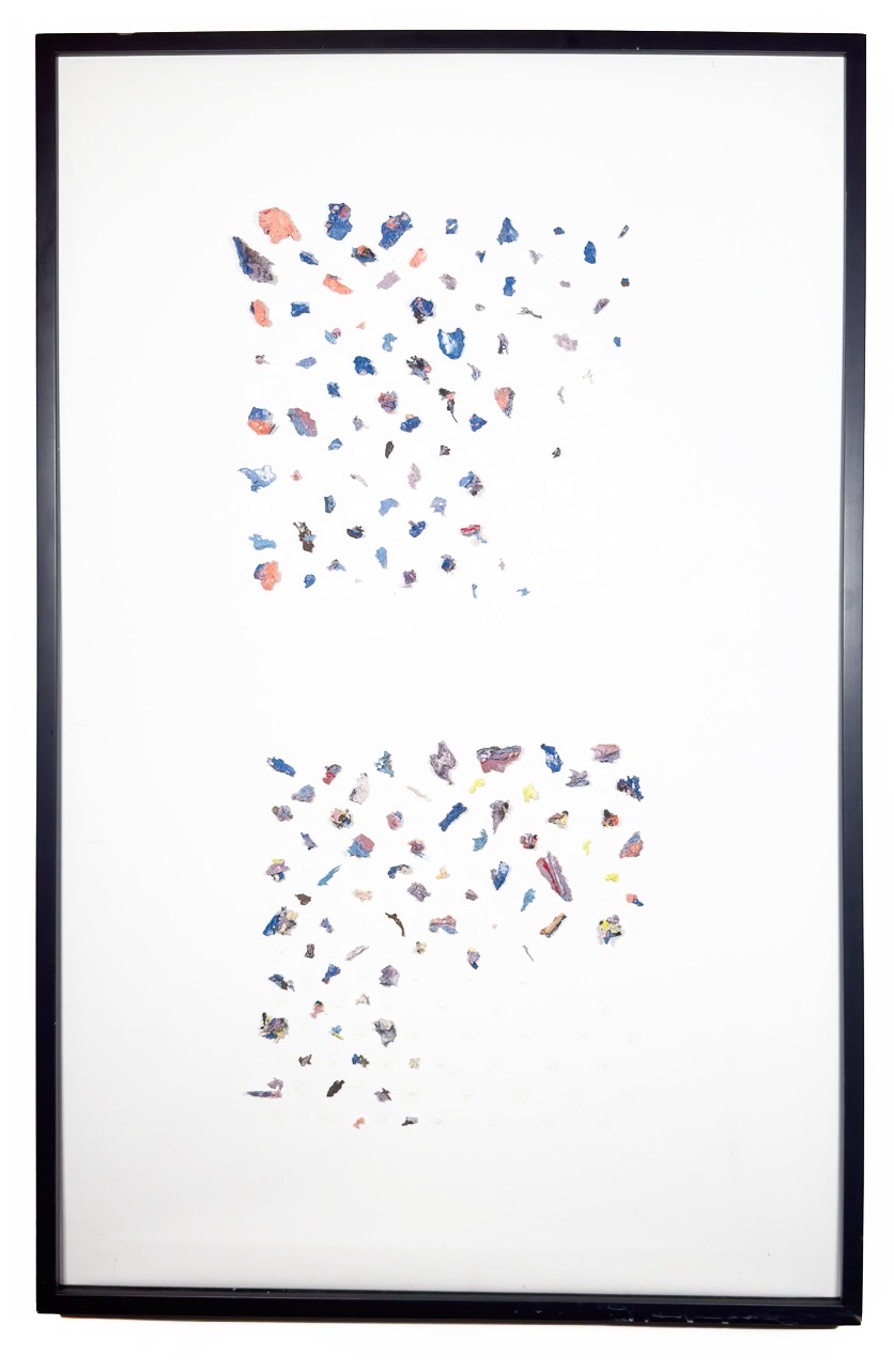 The splinters arranged in two clusters inside a black frame